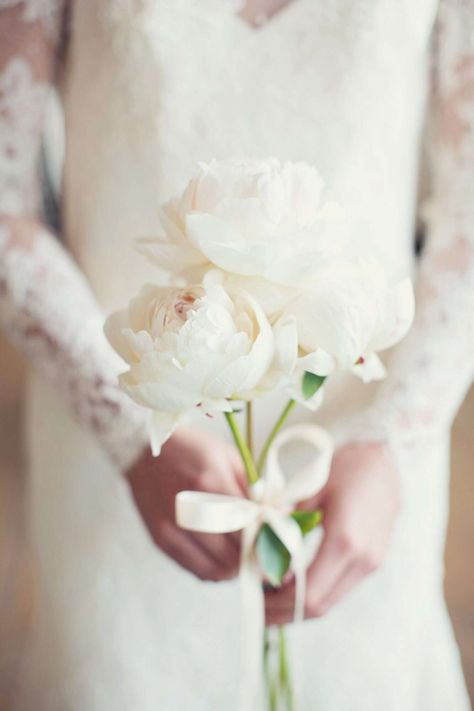 small bouquet with three peonies Protea Wedding, Mini Bouquets, Small Wedding Bouquets, Hydrangea Bouquet Wedding, Red Bouquet Wedding, Florist Design, Hydrangeas Wedding, Peonies Bouquet, Small Bouquet