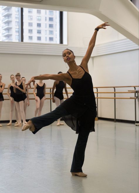 All Black Ballet Outfit, Ballet Teacher Outfit, Ballet Teacher Aesthetic, Black Ballet Outfit, Choreographer Aesthetic, Dance Teacher Aesthetic, Balanchine Ballet, Ballet Fits, Ballet Outfits