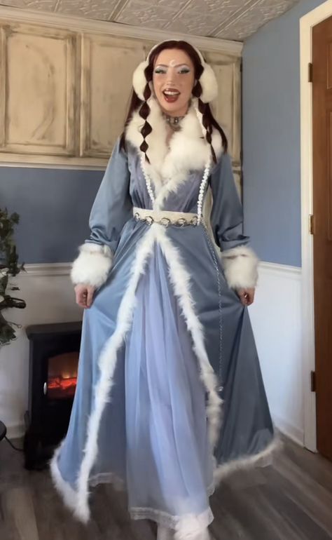 Snow Maiden Costume, Winter Fairy Dress, Snow Princess Outfit, Ageminifairy Outfits, Winter Fairy Outfit, Winter Fairy Costume, Christmas Costumes Women, Woman Goddess, Fae Aesthetic