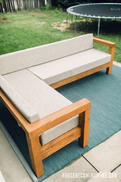 Finishing Touches for the Outdoor Sofa: Making Modern Couch Cushions, Applying Finish, and More Patio Couch Diy, Outdoor Couch Diy, Modern Outdoor Sofa, Screened In Porch Furniture, Outdoor Sofa Diy, L Couch, Sofa Making, Build Outdoor Furniture, Wooden Couch