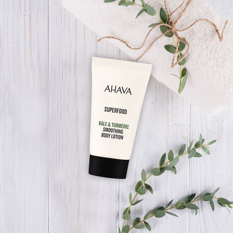 Receive a FREE 40ml AHAVA Kale & Turmeric Body Lotion with every order placed today, no minimum spend. 🎉🎉🎉 Use code: superfood . . . 🌿 AHAVA's ultra-hydrating superfood Kale & Turmeric Smoothing Body Lotion is a lightweight body lotion rich in nature’s superfood antioxidant duo kale and turmeric. . . . #AHAVA #freegift #storewidegift #bodylotion #superfoods #skincare #selfcare #absoluteskin #absoluteskinau Skincare Selfcare, Skincare And Makeup, Premium Skincare, Top Skin Care Products, Best Skin Care, Best Skin, Beauty Brands, Makeup Brands, Superfoods