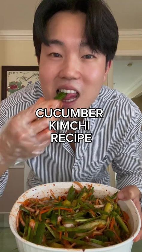 Ways To Eat Cucumber, Recipe Korean Food, Cucumber Kimchi Recipe, Korean Food Recipe, Korean Food Side Dishes, Cucumber Kimchi, Recipe Korean, Easy Korean Recipes, Food Asian