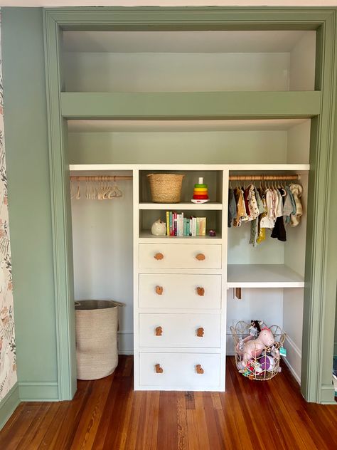 Custom closet organizer for a nursery from paintbrushes.and.paws Open Closet Ideas Kids, Closet Ideas Kids, Closet Kids Room, Open Closet Ideas, Custom Closet Organization, Building Things, Open Closet, Nursery Closet, Kid Closet