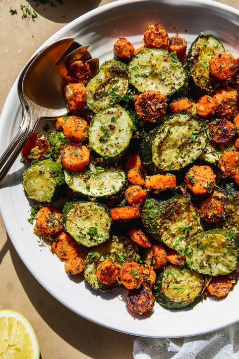 Roasted Carrots & Zucchini (Easy Side Dish!) Healthy Side Veggies, Carrot And Zucchini Recipes, Zuccini Sides Dishes Easy, Zuccini Sides Dishes, Herb Roasted Carrots, Easy Roasted Carrots, Roasted Zucchini Salad, Fluffy Food, Zucchini Side Dish Recipes