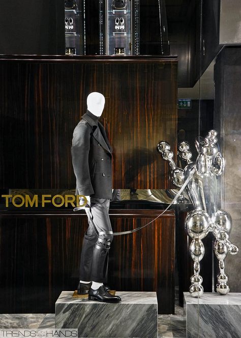 Tom Ford | Flickr - Photo Sharing! Tom Ford Interior, Tom Ford Store, Mannequin Styling, Visual Merchandising Fashion, Wedding Window, Visual Merchandiser, Store Window Displays, Female Mannequin, Store Windows