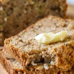 Best Zucchini Bread Recipe - CentsLess Meals Easy Quick Bread, Easy Keto Bread Recipe, Easy Zucchini Bread, Best Zucchini Bread, Keto Bread Recipe, Coconut Flour Bread, Almond Flour Bread, Grated Zucchini, Almond Flour Pancakes