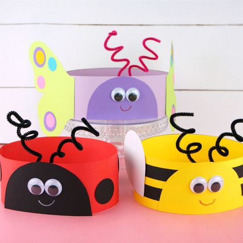 Preschoolers will love making and playing with these cute insect headbands. This bug craft for kids comes with a free printable template for kids to create a bee, butterfly or lady Bug Hats For Preschool, Bugs Craft For Preschool, Insects Dramatic Play Preschool, Insect Decorations Classroom, Insect Art And Craft For Preschool, Insects And Bugs Crafts, Bee Crafts For Kids Preschool, Bug Headband Craft, Bugs Crafts For Kids