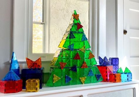 Leaf Art Diy, Christmas Crafts For Toddlers, Magnetic Tiles, Gift Drawing, Awesome Elf On The Shelf Ideas, Christmas Tree With Gifts, Preschool Themes, Classroom Fun, Leaf Art