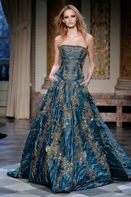 Fantasy Dresses, Turquoise Dress, Printed Dresses, Zuhair Murad, Picture This, Designer Gowns, Gorgeous Gowns, Blue Turquoise, Beautiful Gowns