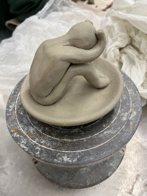 High School Sculpture Projects Clay, Meaningful Clay Art, Sculpture Art Clay Simple Ideas, Small Sculptures Clay, Clay People Easy, Sculptures Clay, Cherries Painting, Clay Box, Ceramic Sculpture Figurative