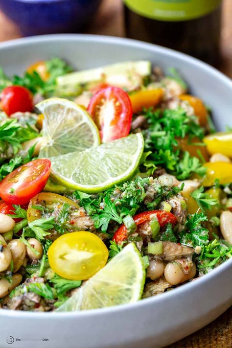 Sardine Recipes Canned, Sardine Salad, Sardine Recipes, The Mediterranean Dish, Healthy Chicken Salad, Cooking Salmon, Mediterranean Dishes, White Bean, Mediterranean Diet Recipes