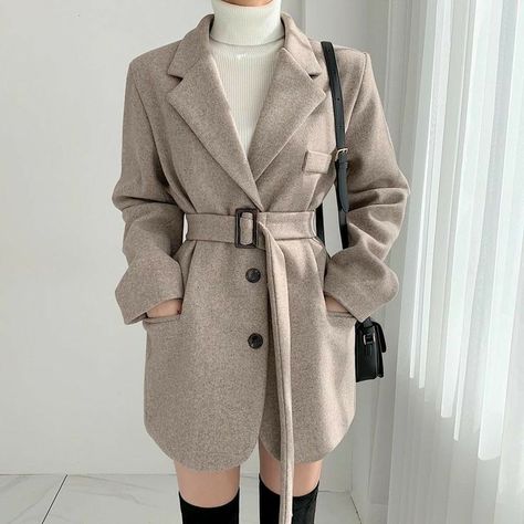 Coat Shorts Outfit, Ladies Blazers, Clothes Korean Style, Korean Casual Outfits, Style Korea, Korean Girl Fashion, Kpop Fashion Outfits, Fashion Design Clothes, Girly Fashion