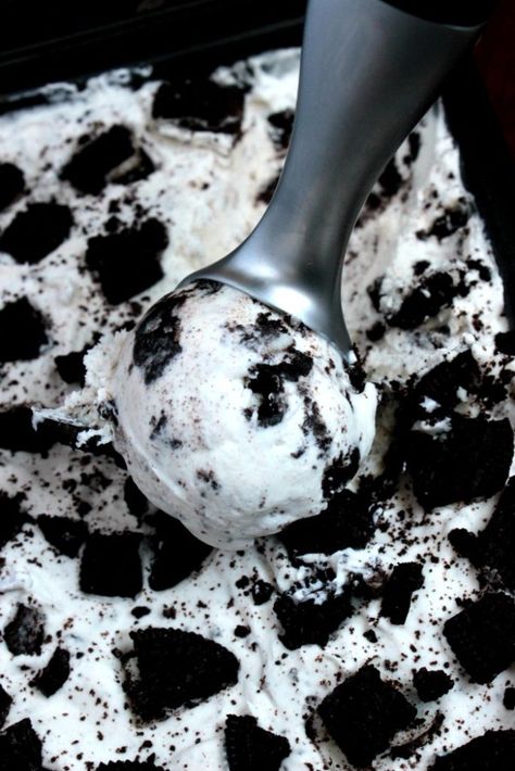 Cookies And Cream Ice Cream, Cookie And Cream Cupcakes, Oreo Ice Cream Cake, Churn Ice Cream, Unicorn Ice Cream, Cookies And Cream Cheesecake, Carrie White, Cookies And Cream Cake, Oreo Ice Cream