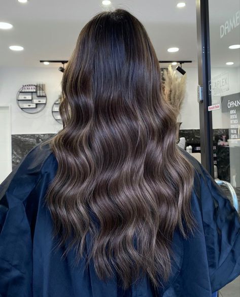 Espresso Martini Balayage, Highlights Cool Tone, Cool Tone Highlights, Balayage Ash Brown, Mushroom Balayage, Brown Bayalage Hair, Ashy Brown Hair Balayage, Ashy Brunette, Balayage Ash