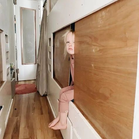 Skoolie Floor Plan With Bunks, Skoolie Bedroom, Mini Skoolie, Kids Bunk Bed Rooms, Sleep Pods, Skoolie Ideas, Skoolie Life, Bus Tiny House, Bus Conversion Ideas