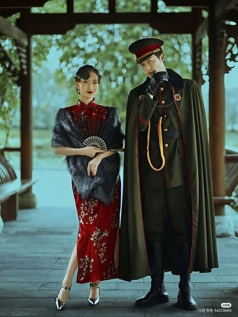 Old Shanghai Style, Chinese Wedding Photos, Gaun Abad Pertengahan, Chinese Style Dress, Couple Poses Reference, Concept Clothing, 20s Fashion, Chinese Wedding, Pose Reference Photo