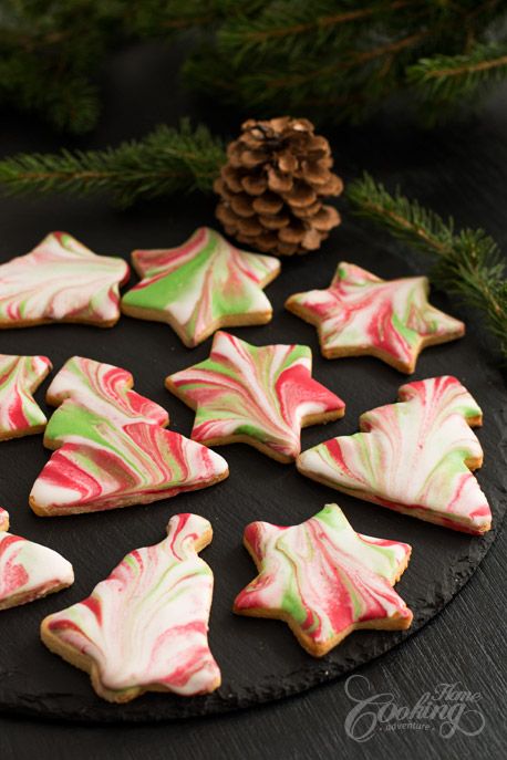 Cookies Royal Icing Christmas, Marbled Frosting, Christmas Swirl Cookies, Christmas Fare, Icing Sugar Cookies, Christmas Sugar Cookie Recipe, Cookies Royal Icing, Blessed Christmas, Holiday Hosting