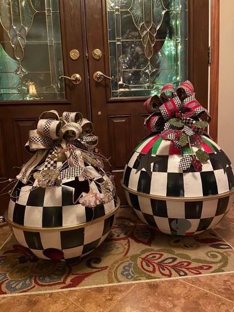 Mackenzie Childs Tree, Mckenzie Childs Christmas Tree, Mckenzie Childs Christmas Ideas, Mackenzie Childs Christmas Tree, Giant Nutcracker, Mackenzie Childs Diy, Black Christmas Decorations, Mackenzie Childs Inspired, Mckenzie And Childs