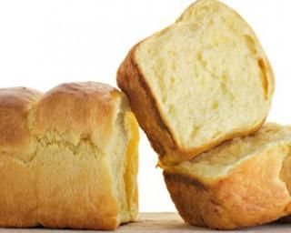 Brioche sans gluten : Savoureuse et équilibrée | Fourchette & Bikini Gluten Free Brioche Recipe, Brioche Recept, Brioche Sans Gluten, Panini Hamburger, Gluten Desserts, Brioche Recipe, Pan Sin Gluten, Lactose Free Diet, Sans Gluten Sans Lactose