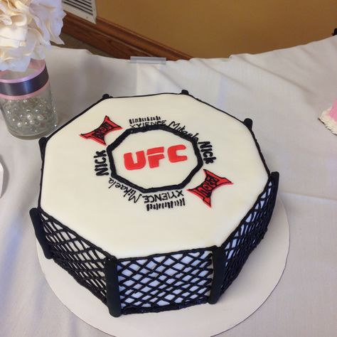 Ufc Cake Ideas, Ufc Cake, Ufc Octagon, Babymoon Photos, Night Food, Christmas Cakes, Grooms Cake, Christmas Cake, Yum Yum