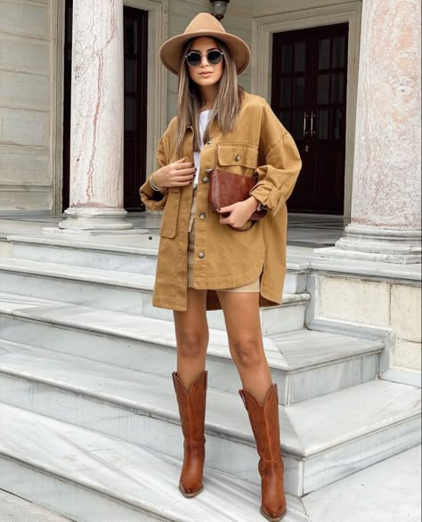 Cognac Cowboy Boots Outfit, Tecovas Annie Boots Women Outfit, Cowboy Boots Outfit 2024, Tan Western Boots Outfit, Outfit Botas Cowboy Mujer, Look Bota Country, Casual Winery Outfit Spring, Western Boots With Dress, Bota Western Look