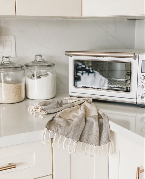 Toaster Oven White, Air Fryer Countertop, White Toaster Oven, Gold Toaster Oven, Aesthetic Toaster Oven, Toaster Oven On Counter, Airfryer On Kitchen Counter, White Air Fryer In Kitchen, Toaster Oven Location In Kitchen