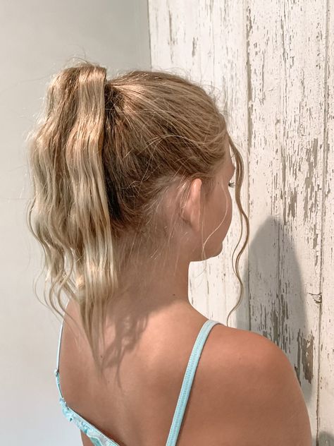 Cute crimped ponytail Crimped High Ponytail, Crimped Ponytail, Trendy Girl, High Ponytail, High Ponytails, Hair Inspo, Cute Hairstyles, Girl Hairstyles, Backless Dress