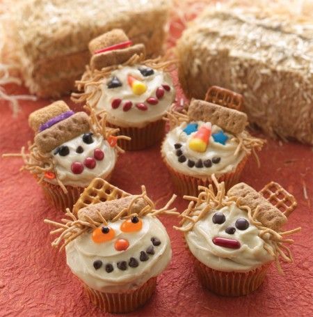 Fall Scarecrow crafts | Smiling Scarecrow Cupcakes...They're a Craft and a Snack! | Land O ... Scarecrow Cupcakes, Scarecrow Party, Scarecrow Cupcake, Bear Baking, Goth Furniture, Baking Halloween, Fall Yummies, Pasteles Halloween, Cupcakes Design