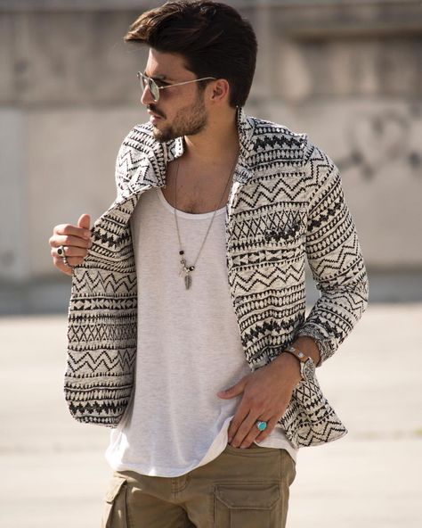 Indie Style Men, Mdv Style, Hipster Looks, Aztec Style, Mens Fashion Smart, Hipster Mens Fashion, Stylish Boys, Hipster Fashion, Mens Fashion Summer