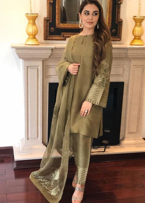 Catalina – LAAM Designer Summer Dresses, Pakistani Formal Dresses, Pakistani Fashion Casual, Pakistani Dresses Casual, Pakistani Fashion Party Wear, Beautiful Pakistani Dresses, Salwar Kamiz, Casual Wear Dress, Kurti Designs Party Wear