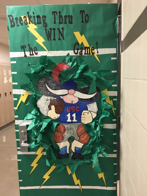 Door Decorations Classroom Homecoming School Spirit, Football Classroom Door Ideas, Homecoming Door Decorations High School Football, Hoco Door Decorating Football, Homecoming Classroom Door, Homecoming Door Ideas Football, School Spirit Door Decorations, Homecoming Door Decorations High School, Football Door Decorations