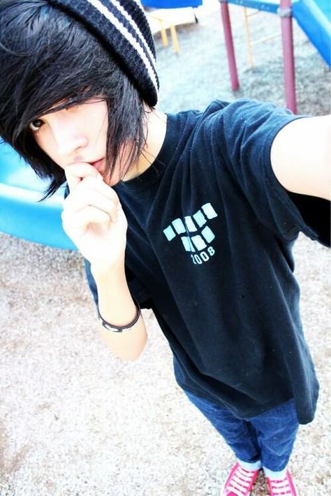 EMO Boy Emo Scene Boy, Emo Scene Boys, Scene Guys, Chica Punk, Cute Emo Guys, Emo People, Emo Love, Carter Reynolds