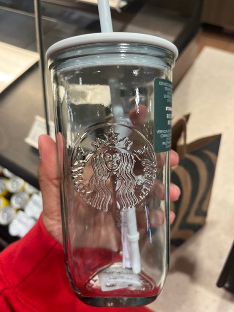 Starbucks Glass Cup, Starbucks Cup Aesthetic, Starbucks Water Bottle, Stationery Obsession, Cute Water Bottles, Starbucks Logo, Starbucks Recipes, Iced Coffee Cup, Starbucks Tumbler