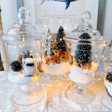 Diy Winter Birthday Decorations, Winter Wonderland Mantle Ideas, White Christmas Decorating Ideas Winter Wonderland Table Decorations, Snowy Centerpiece Ideas, Winter Decor Centerpiece, Winter Forest Centerpiece, Baby Its Cold Outside Centerpiece, Winter Wonderland Brunch Party Ideas, Winter Terrarium Ideas