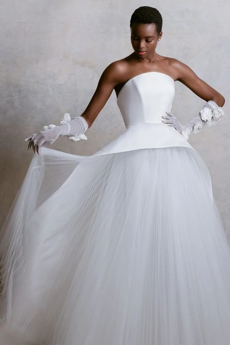 The Major Trends to Know From New York Bridal Fashion Week Fall 2025 | Vogue 2025 Wedding Dresses Trends, 2025 Bridal Trends, New York City Luxury, People Getting Married, Bridal Trends, Bridal Atelier, Full Tulle Skirt, Ball Skirt, Traditional Bride