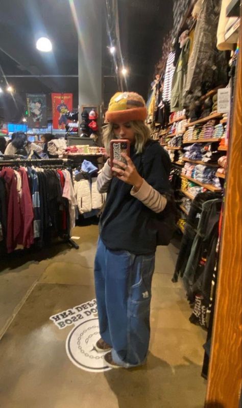 Retro Oversized Outfit, Mid 90s Style, Vintage Outfits 80s Retro Dress, Skatercore Outfits, Grundens Women, Summer Skater Outfits, Skater Outfit Ideas, Mid 90s Outfits, Rain Fits