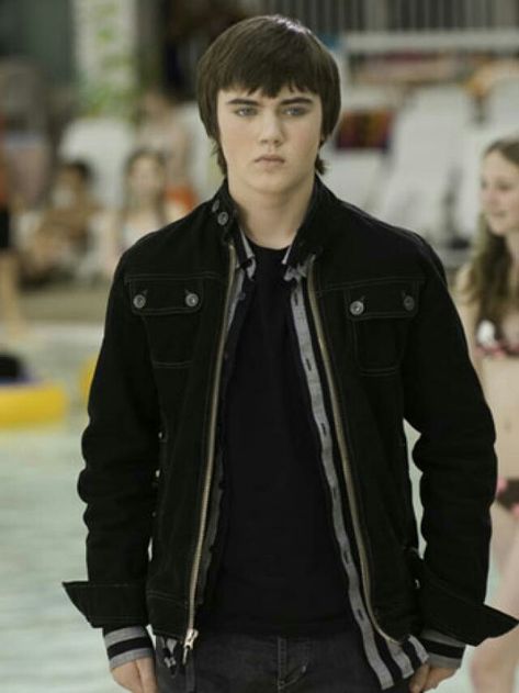 Cameron Bright, Twilight Saga, Carlisle, Good Looking Men, How To Look Better, Leather Jacket, Leather, Quick Saves