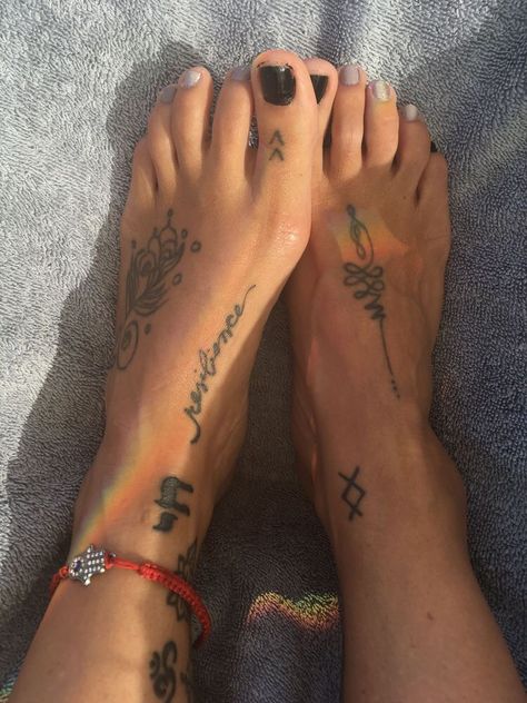 Patchwork Feet Tattoos, Foot Sleeve Tattoo, Cute Feet Tattoos, Feet Tattoos For Women Beautiful, Grounded Tattoo, Foot Tattoo Placement, Foot Tattoo Ideas, Tattoo On Foot, Font Tato