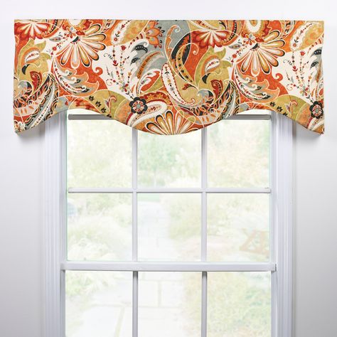 Box pleat valance