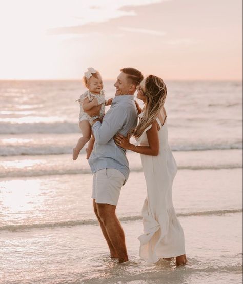 Family Beach Pictures Sunset, Diy Family Beach Photos, Family Beach Pics Ideas, Beach Pictures Family Of 3, Family Beach Pictures With Grandparents, Sunrise Family Beach Photos, Beach Family Of 3 Photoshoot, Family Of 3 Photo Ideas Beach, Big Family Beach Pictures