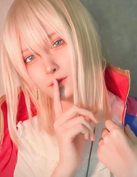 Howl - Howl's Moving Castle #cosplay Howls Moving Castle Cosplay, Howls Moving Castle Art, Howl Pendragon, Howl's Moving Castle, Howls Moving Castle, Cosplay Makeup, Pose Reference Photo, Cosplay Outfits, Studio Ghibli