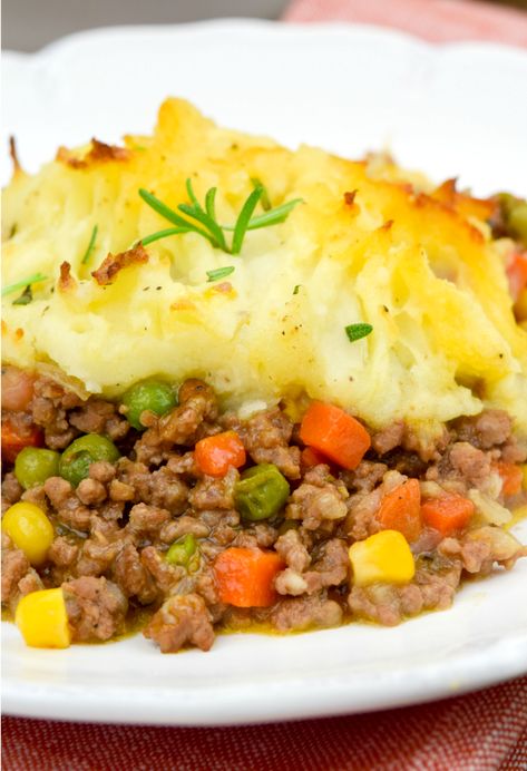 Shepherd’s pie is an incredible comfort food. Delicious, super flavorful meaty filling topped with a mound of rich, buttery mashed potatoes! I spend a lot of time in my kitchen experimenting with food and researching techniques and ingredients to find just the right combination of flavors for a share-worthy dish. Usually that process involves making … Alton Brown Shepherds Pie, Shepherds Pie Recipe Pioneer Woman, Shepherds Pie Recipe Healthy, Shepards Pie Recipe, Shepherd Pie, Shepard's Pie, Buttery Mashed Potatoes, Shepards Pie, Brown Recipe