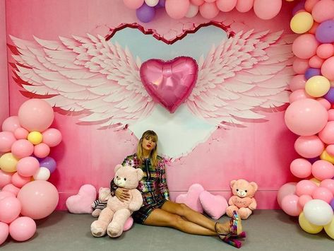 Lover Fest, Taylor Swift Birthday Party Ideas, Taylor Swift Birthday Party, Lover Aesthetic, Taylor Swift Party, Taylor Swift Birthday, Taylor Swift Lover, Camila Morrone, Lover Era