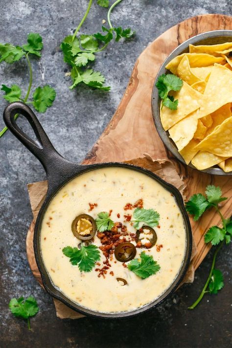 Chorizo Queso Dip, Tailgating Snacks, Bariatric Snacks, Cheese Dip Crock Pot, Chorizo Queso, Queso Blanco Dip, Spicy Queso, White Queso, Party Dip Recipes