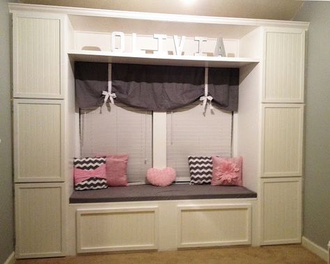 Walls Under Construction Built In Reading Nook, Nook Storage, Reading Nook Diy, Diy Baby Wrap, Diy Crafts For Boyfriend, Simple Headboard, Diy Bench Outdoor, Diy Crafts For Teens, Desks For Small Spaces