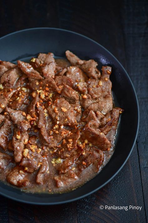 Garlic Pepper Steak, Garlic Pepper Beef Jollibee, Pinoy Ulam Ideas, Beef Pepper Steak Recipe, Ulam Pinoy Filipino Recipes, Simple Beef Recipes, Garlic Pepper Beef, Beef Pepper Steak, Usa Recipes