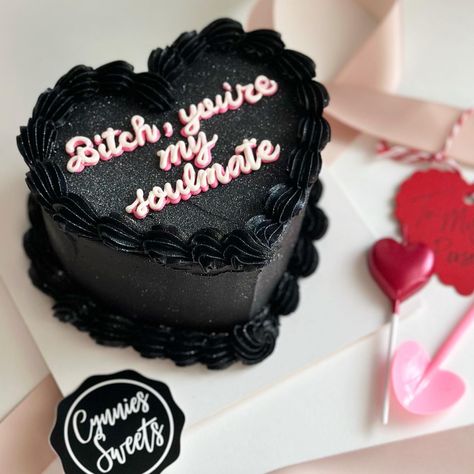 Friendship Anniversary Cake, Cake For Friendship, Best Friend Birthday Cake Ideas, Euphoria Bowling, Euphoria Birthday Cake, Birthday Cake For Best Friend, Friendship Cakes, Euphoria Cake, Bf Anniversary