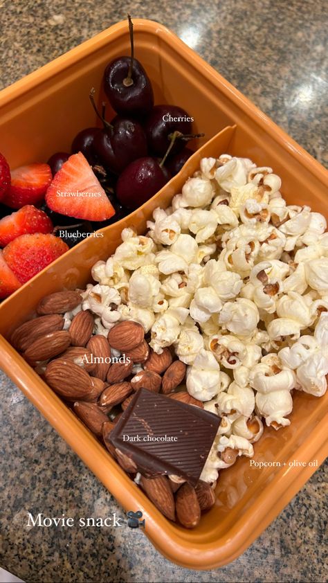 Movie Snack Ideas, Healthy Movie Snacks, Healthy Lunch Snacks, Movie Snacks, Healthy Food Inspiration, Easy Healthy Meal Prep, Healthy Food Dishes, Healthy Food Motivation, Healthy Lifestyle Food