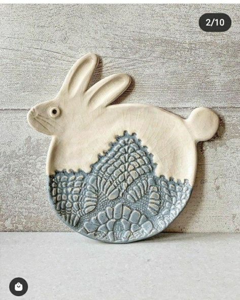 Pottery Easter Ideas, Zodiac Pottery, Easter Pottery Ideas, Spring Pottery, Easter Pottery, Pottery Jars, Slab Ceramics, Kids Pottery, Pottery Handbuilding