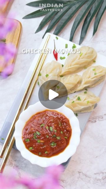 Swarna | Recipe video creator on Instagram: "Winter comfort Ep 15 - Chicken Momos 🥟 😍 Ingredients: For momos wrapper: 2 cups Maida Water 1 tsp salt - Knead to form a semi hard dough. - Rest the dough for at least 2 hours before rolling out. For filling: 500g Minced chicken 3 onion finely chopped 1/2 cup spring onion chopped 12-15 garlic chopped 2-3 green chilies chopped 2 tsp oyster sauce (optional) 1 tsp vinegar 1 tsp salt (adjust to taste) 1 tsp aromat powder 1/2 tsp pepper powder - Mix well. Place the filling onto the momo wrapper. Create pleats as shown and repeat all the way until the end. - Brush some oil over the steamer plate. - Place the momos and steam for 18-20 minutes. - Serve piping hot with Momo chutney. - Enjoy ☺️ *Authentic Tomato garlic momo chutney recipe comin Chicken Momos Recipe Videos, Chicken Momos Recipe, Momos Recipe, Winter Comfort, Pepper Powder, Oyster Sauce, Spring Onion, Chutney Recipes, Green Chilies